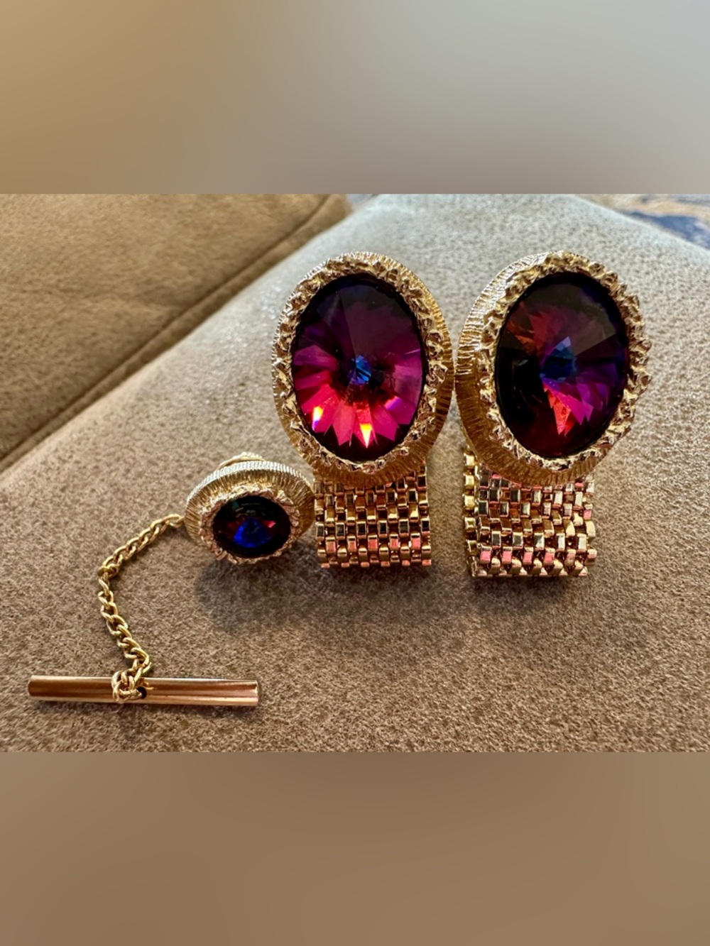 Swank Vintage Gold-Tone Watermelon Rivoli Cufflinks and Tie Tack Set